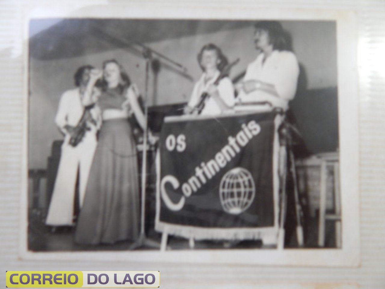 Banda os Continentais. Um dos integrantes, Aldair Arnold, primeiro da esquerda p/ direita. Anos de 1970/80.