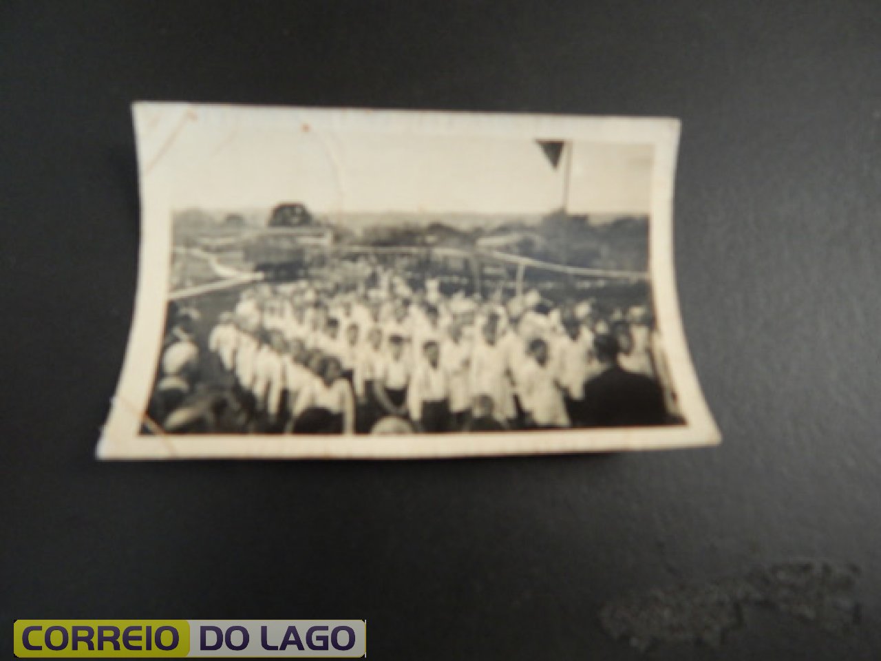 Estudantes do Ensino Fundamental da Escola da Comunidade Evangélica (particular) de Santo Ângelo RS. Veleda estudou até a 4ª Série. Nesta foto Veleda é a 3ª aluna da primeira fila da esquerda. Estudantes do Ensino Fundamental da Escola da Comunidade Evangélica (particular) de Santo Ângelo RS. Veleda estudou até a 4ª Série. Nesta foto Veleda é a 3ª aluna da primeira fila da esquerda.