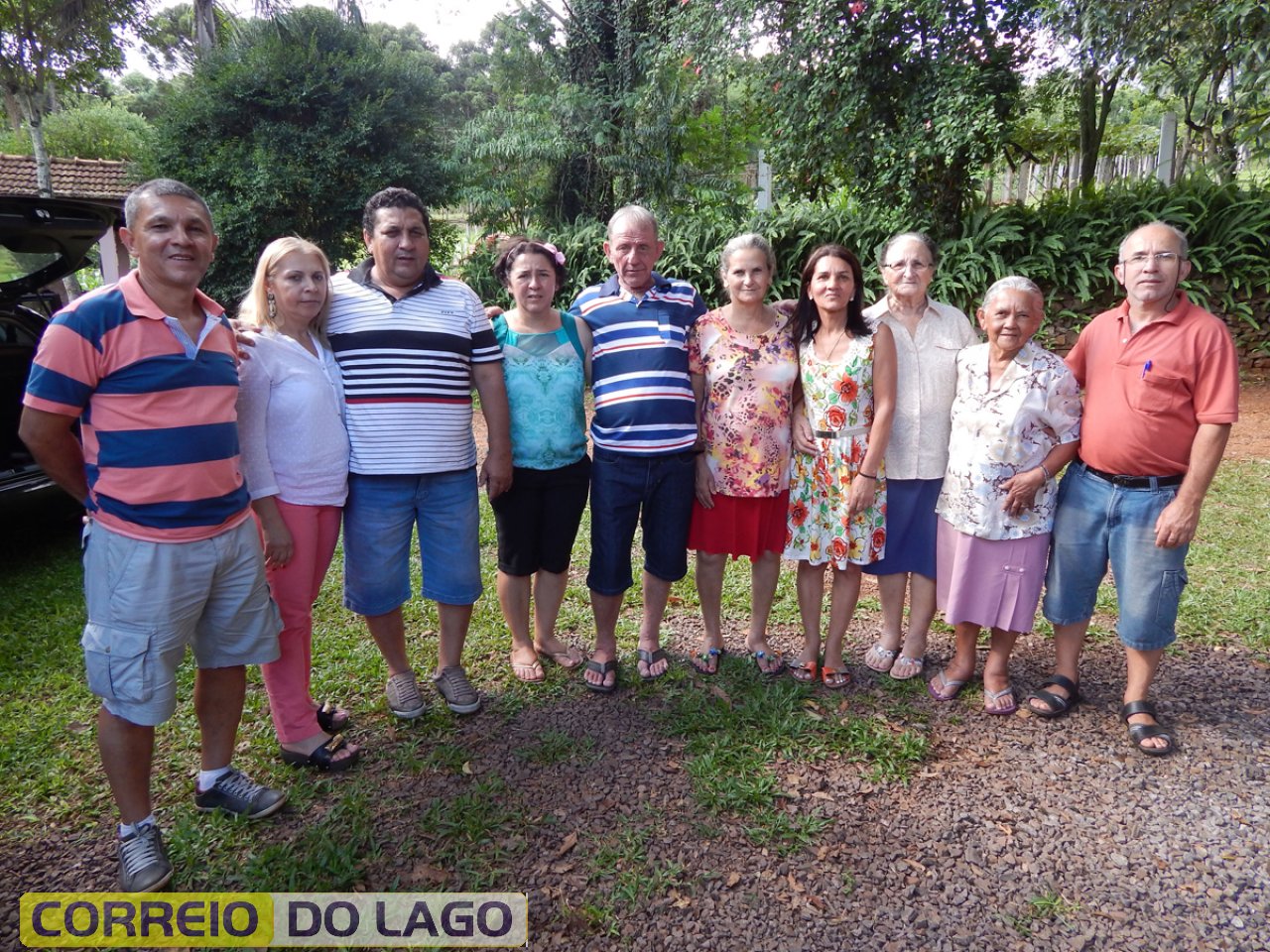 Correias - Antonio, Edileuza, José, Marta, Artur, Alzira, Maria, Manuela, Ana e João. Dezembro de 2014. Local: residência de Marta Correia em Cascavel. Correias - Antonio, Edileuza, José, Marta, Artur, Alzira, Maria, Manuela, Ana e João. Dezembro de 2014. Local: residência de Marta Correia em Cascavel.