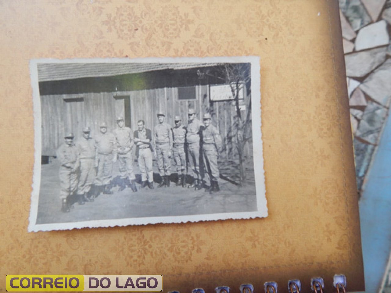 Soldados defronte do destacamento militar em S. Clemente - 1970. Ficava onde hoje está a revenda de automóveis.  Região de muitos conflitos de terras. Déc. 1960-70. Incra e militares buscam solucionar as questões agrárias da época.