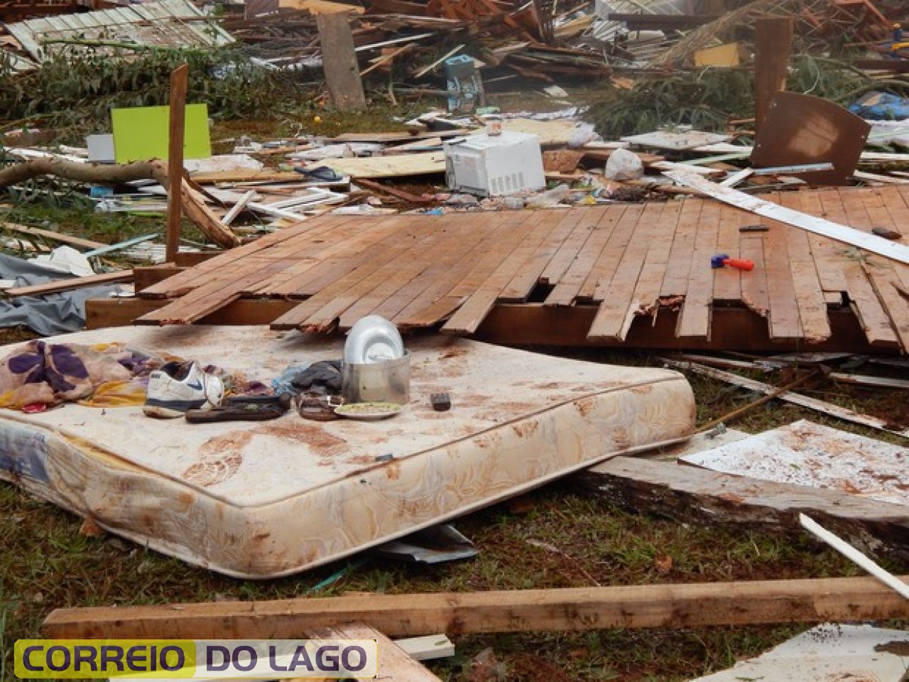 Casa do motorista destruída pela tempestade (Foto: Laion Espíndola-G1) Casa do motorista destruída pela tempestade (Foto: Laion Espíndola-G1)