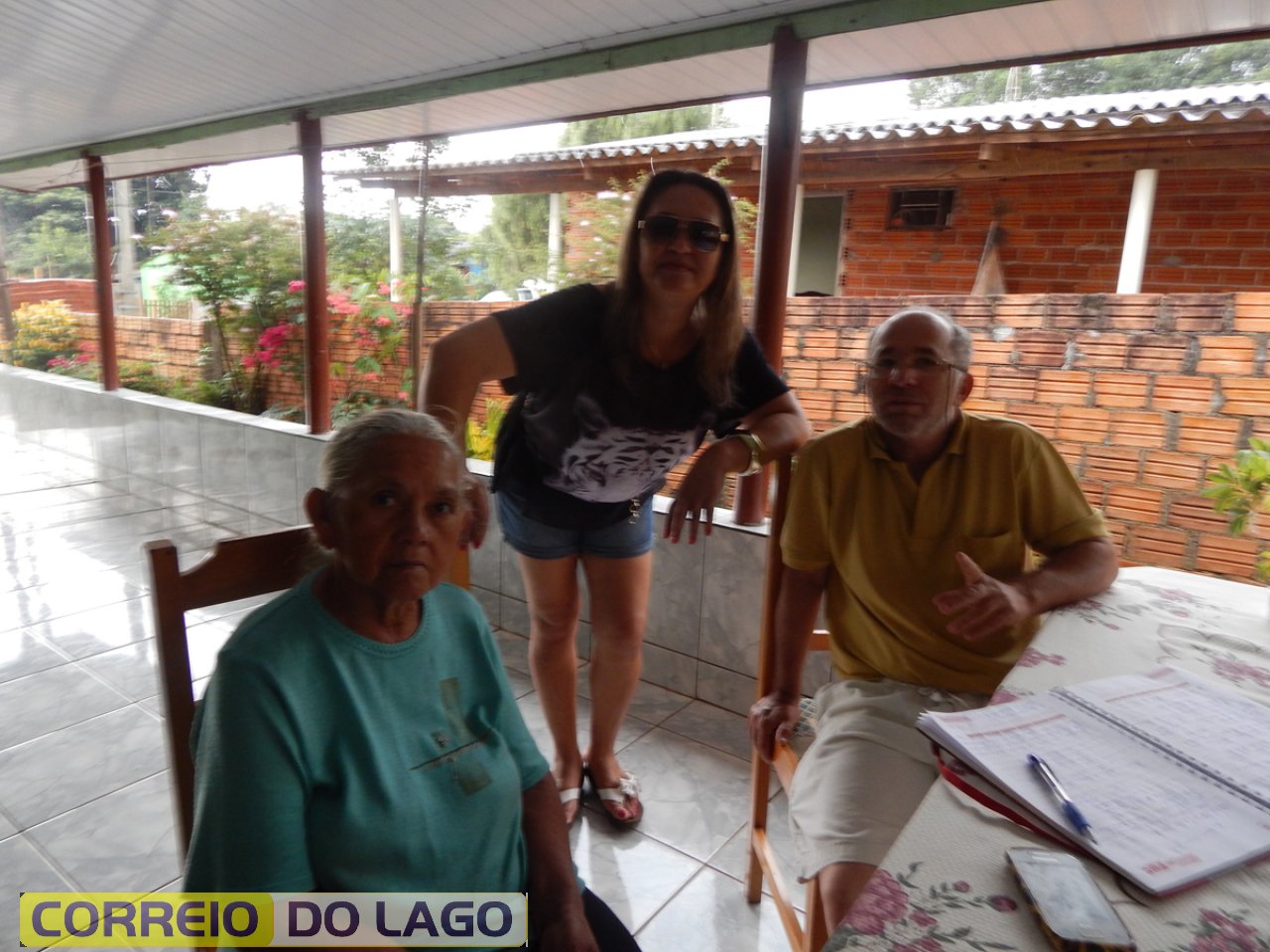 Ana Rosa Galvão, Fátima Galvão (Professora) e João Rosa Correia. Vera Cruz do Oeste, 19/10/2014.