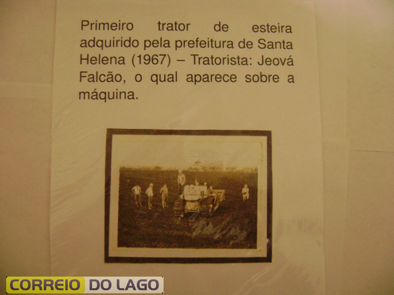 Esta praça serviu como campo de futebol no final da década de 1950 e início da década de 1960. Atualmente concentra a Usina do Conhecimento e Painel Histórico de Santa Helena. Esta praça serviu como campo de futebol no final da década de 1950 e início da década de 1960. Atualmente concentra a Usina do Conhecimento e Painel Histórico de Santa Helena.