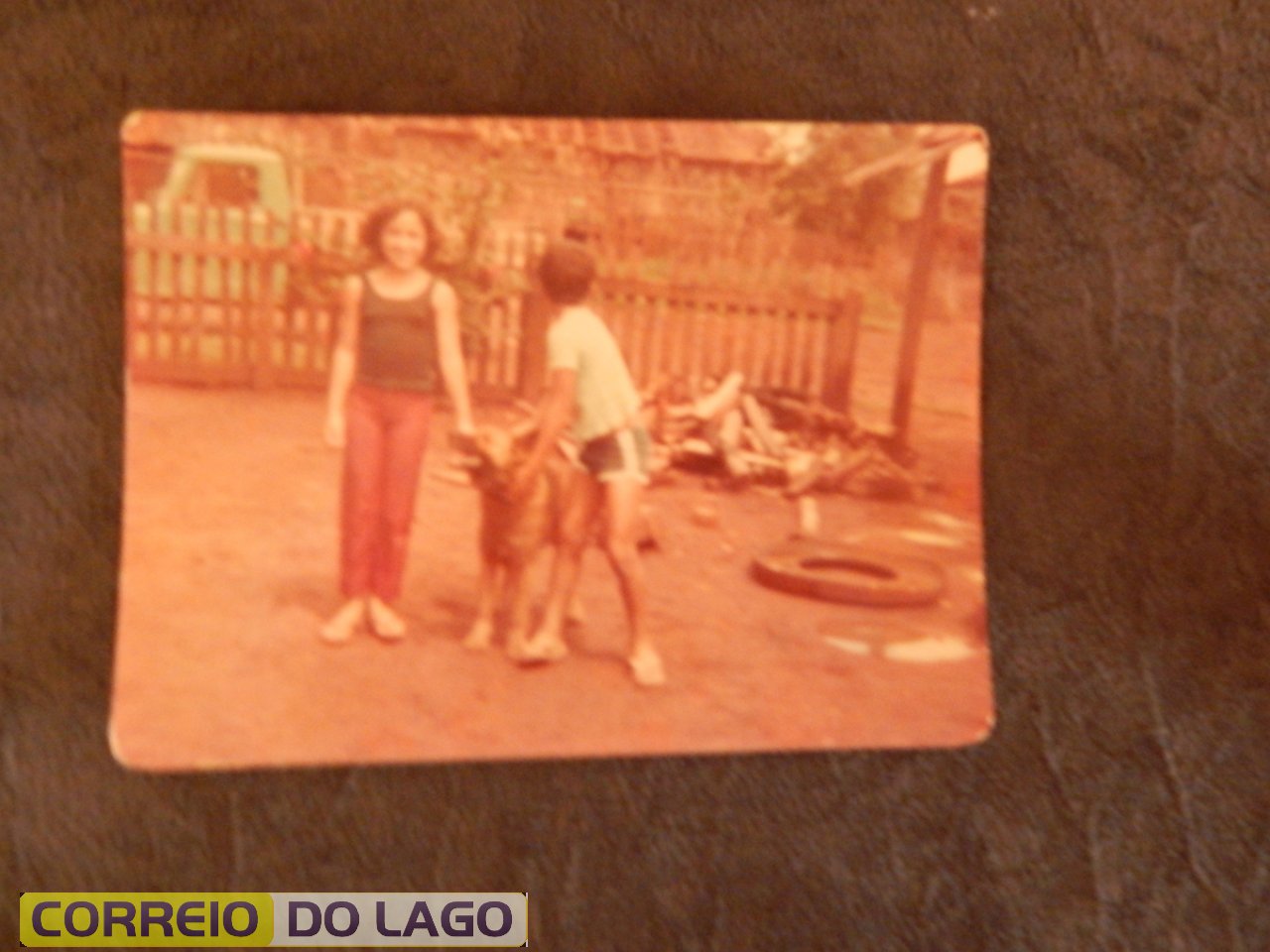 Marta Rosa Correia e o irmão Alcides Rosa Filho. Vera Cruz do Oeste. Década de 1970. Marta Rosa Correia e o irmão Alcides Rosa Filho. Vera Cruz do Oeste. Década de 1970.