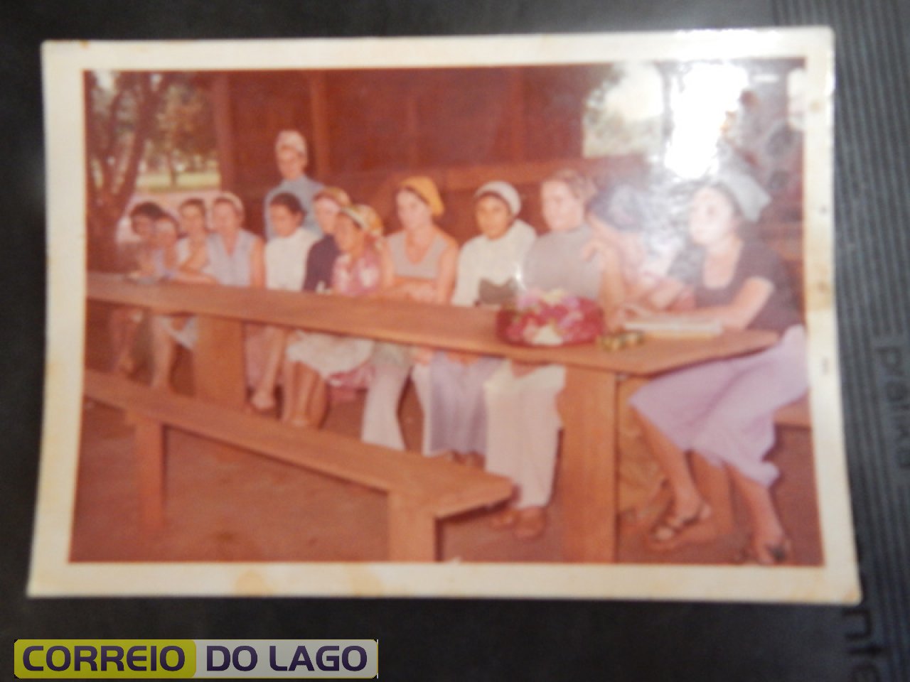 Reunião de professores e funcionários da Escola Marechal Deodoro da Fonseca. A Sra. Maria Webber é a que está de gorro branco na cabeça. Década de 1960. Reunião de professores e funcionários da Escola Marechal Deodoro da Fonseca. A Sra. Maria Webber é a que está de gorro branco na cabeça. Década de 1960.