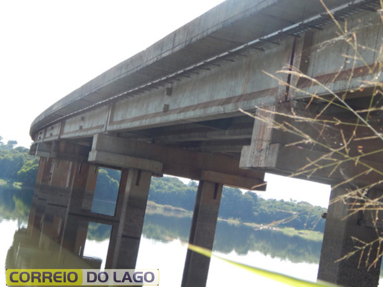 Estrutura da Ponte de ligação entre Santa Helena e SubSede. Foto/2015. 