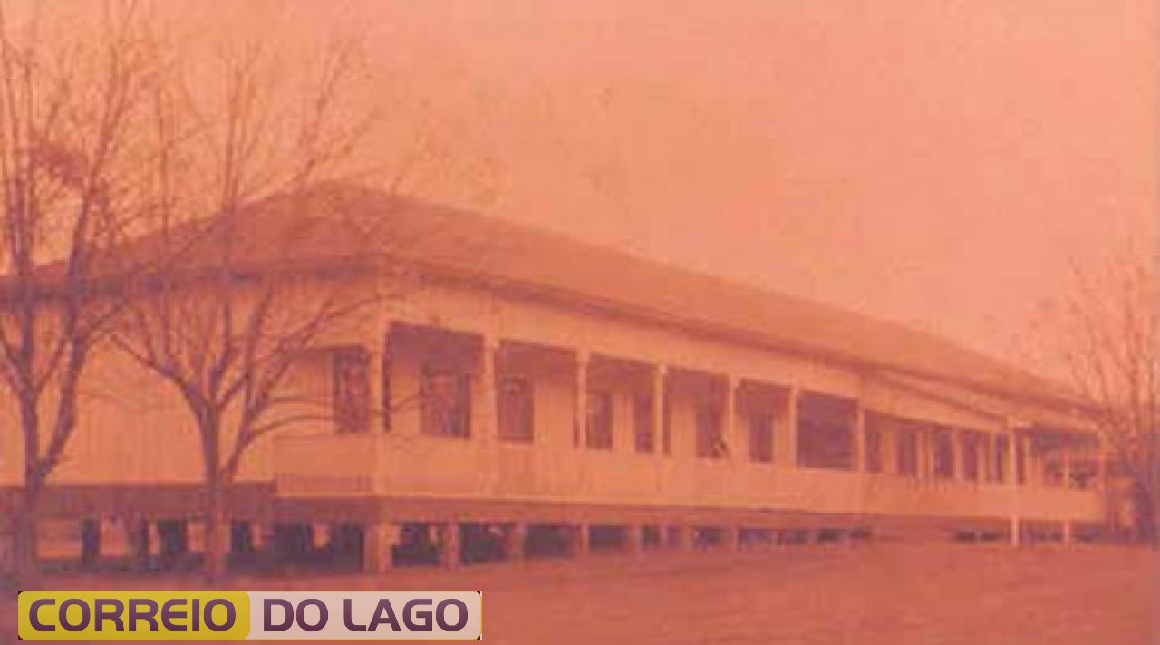 Colégio Nossa Senhora da Assunção, conhecido como Colégio das Irmãs. Sua construção iniciou-se em 1966 e sua fundação ocorreu no ano seguinte, atendendo crianças de 1ª a 4ª séries. Administrado pela Congregação da Divina Providência, estava localizado onde é hoje o Centro Social Católico.