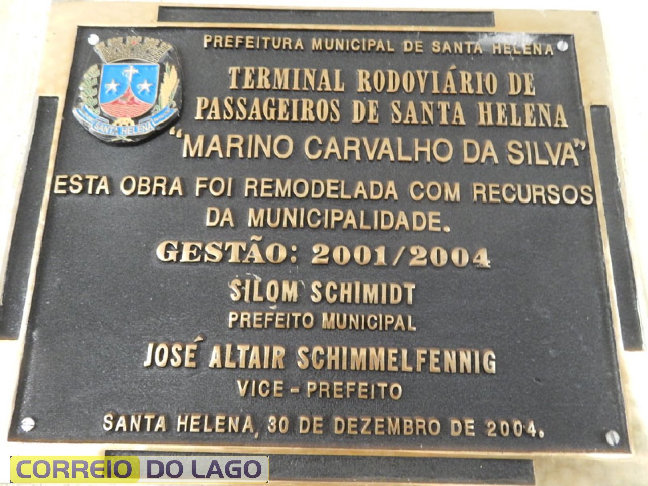 Placa em homenagem a Marino Carvalho da Silva. Fixada no interior da rodoviária de SH. Placa em homenagem a Marino Carvalho da Silva. Fixada no interior da rodoviária de SH.