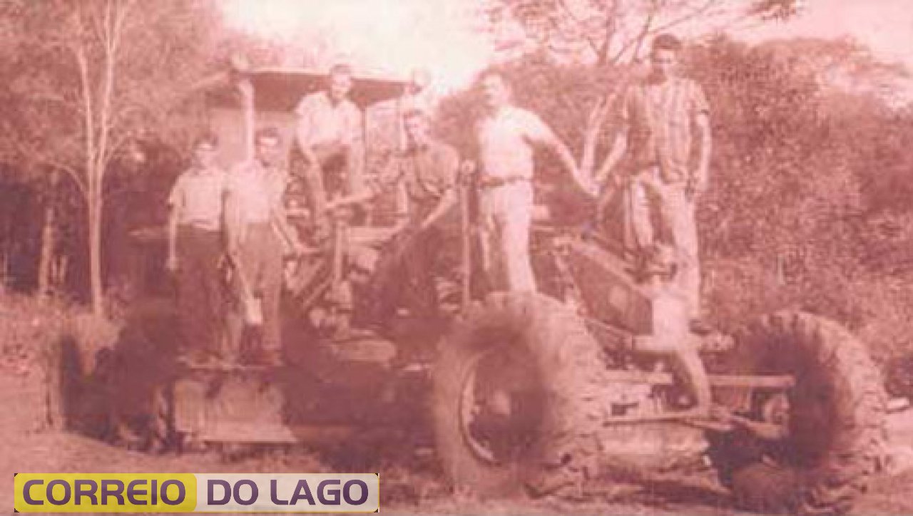 A abertura da Avenida Brasil, em 1962, foi feita pelos moradores que se estabeleceram na cidade de Santa Helena, os quais foram contratados pelo Departamento de Estradas e Rodagem - D.E.R e pela Colonizadora Agrícola Madalozzo.