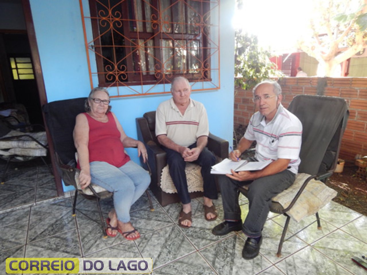 Casal Veleda, Bronildo Bender e o Professor João Rosa Correia. Foto 27/04/2015. Casal Veleda, Bronildo Bender e o Professor João Rosa Correia. Foto 27/04/2015.