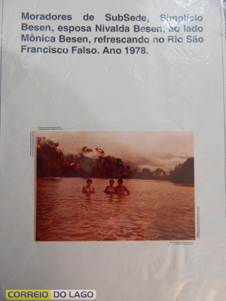 Próximo a atual Ponte de ligação entre Santa Helena e o distrito de Sub-Sede. Antes da formação do Lago de Itaipu (1978).