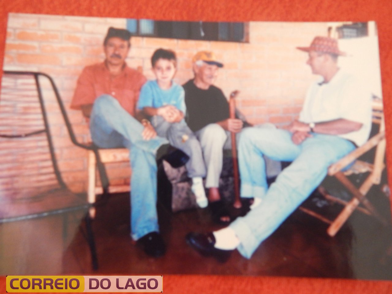 Pedro Ribeiro da Cruz (camisa preta), esquerda: José Granima da Cruz, no colo o neto Ricardo Eggers, filho de Luis Eggers (direita da foto). Pedro Ribeiro da Cruz (camisa preta), esquerda: José Granima da Cruz, no colo o neto Ricardo Eggers, filho de Luis Eggers (direita da foto).