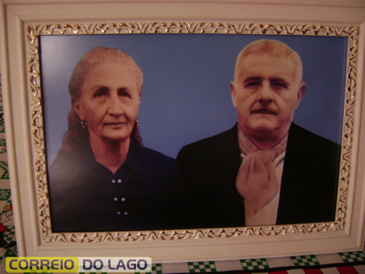 Ângelo Cattani e esposa, pioneiros de SH. Ele foi homenageado pelas lideranças locais com o nome do Estádio e Clube União. Prestou relevantes serviços à comunidade santa-helenense em vários setores, inclusive no esporte.