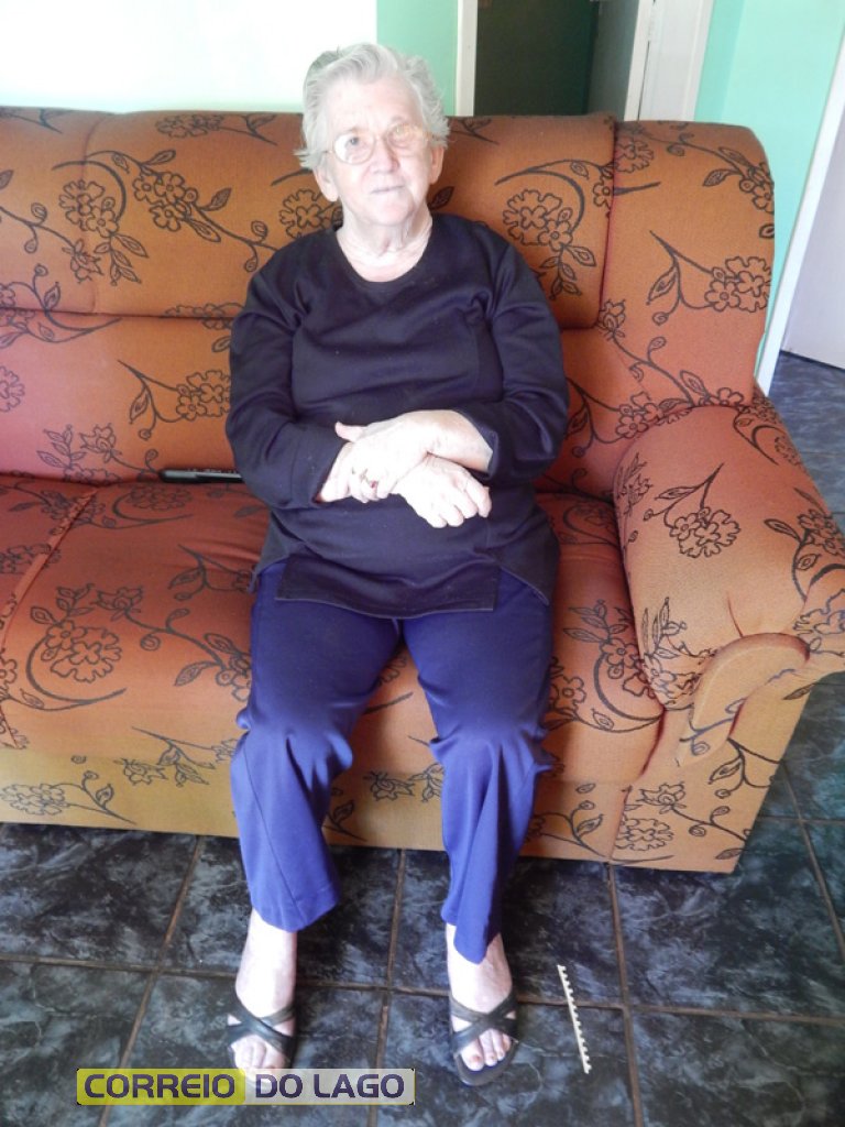 Sra. Oniva na sua residência. SubSede Agosto de 2014