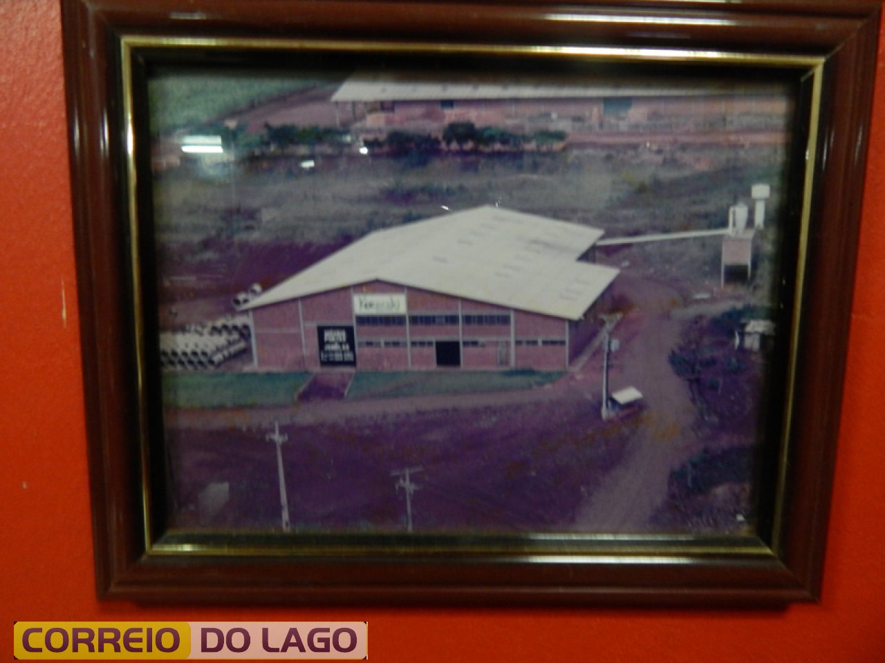 Marcenaria instalada no Parque Industrial nº 2. Próximo ao Porto Internacional de Santa Helena. 1994. Marcenaria instalada no Parque Industrial nº 2. Próximo ao Porto Internacional de Santa Helena. 1994.