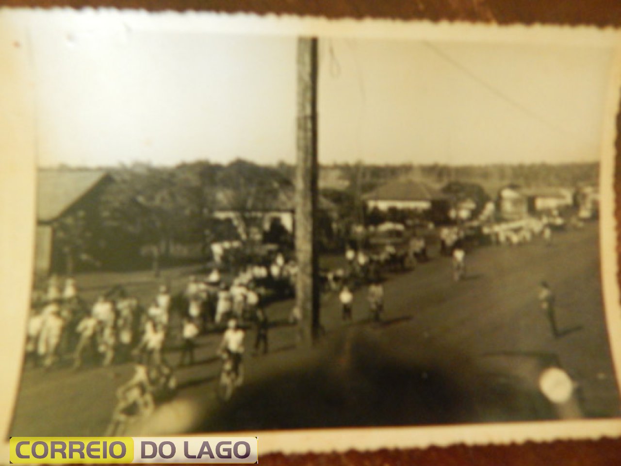 Av. Brasil. déc. de 60. 1ª casa da esquerda p direita pertencia aos pais da Profª Norma Av. Brasil. déc. de 60. 1ª casa da esquerda p direita pertencia aos pais da Profª Norma