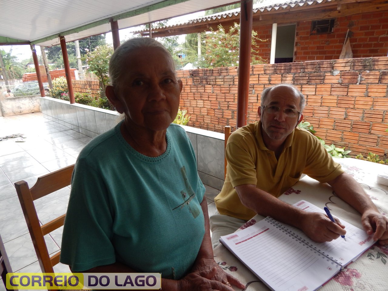 Ana Rosa Galvão e o Professor João Rosa Correia. Vera Cruz do Oeste, 19 de outubro de 2014. Entrevista com sua Tia. Ana Rosa Galvão e o Professor João Rosa Correia. Vera Cruz do Oeste, 19 de outubro de 2014. Entrevista com sua Tia.