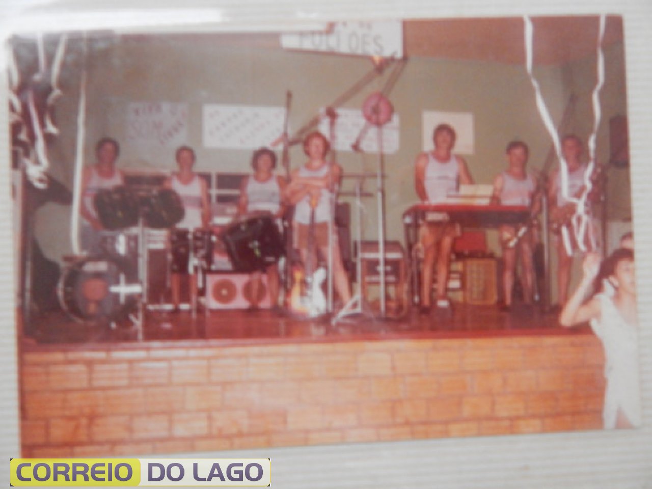 Grupo Musical de Aldair Arnold animando carnaval em SH