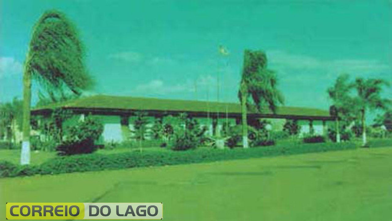 Vista frontal do prédio que entre os anos de 1976 a 1999 abrigou a Prefeitura Municipal de Santa Helena.