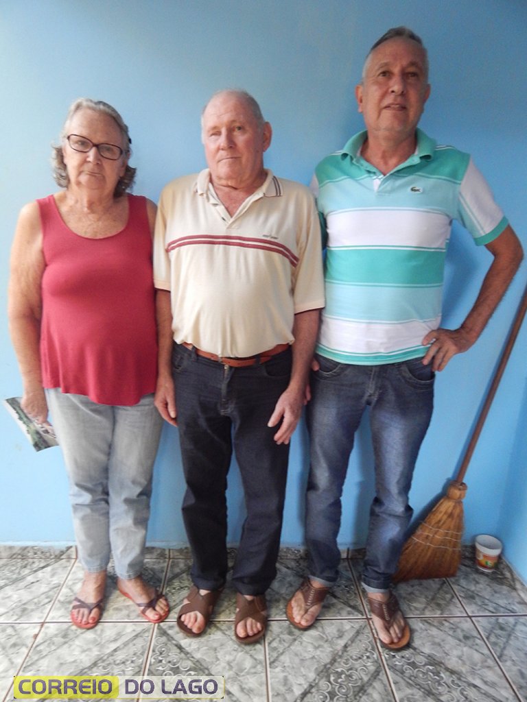 Casal Veleda Bender e Bronildo Bender acompanhados do amigo José Granima da Cruz. Personagens que ajudaram desbravar a região de São Clemente a partir dos meados da década de 1960.