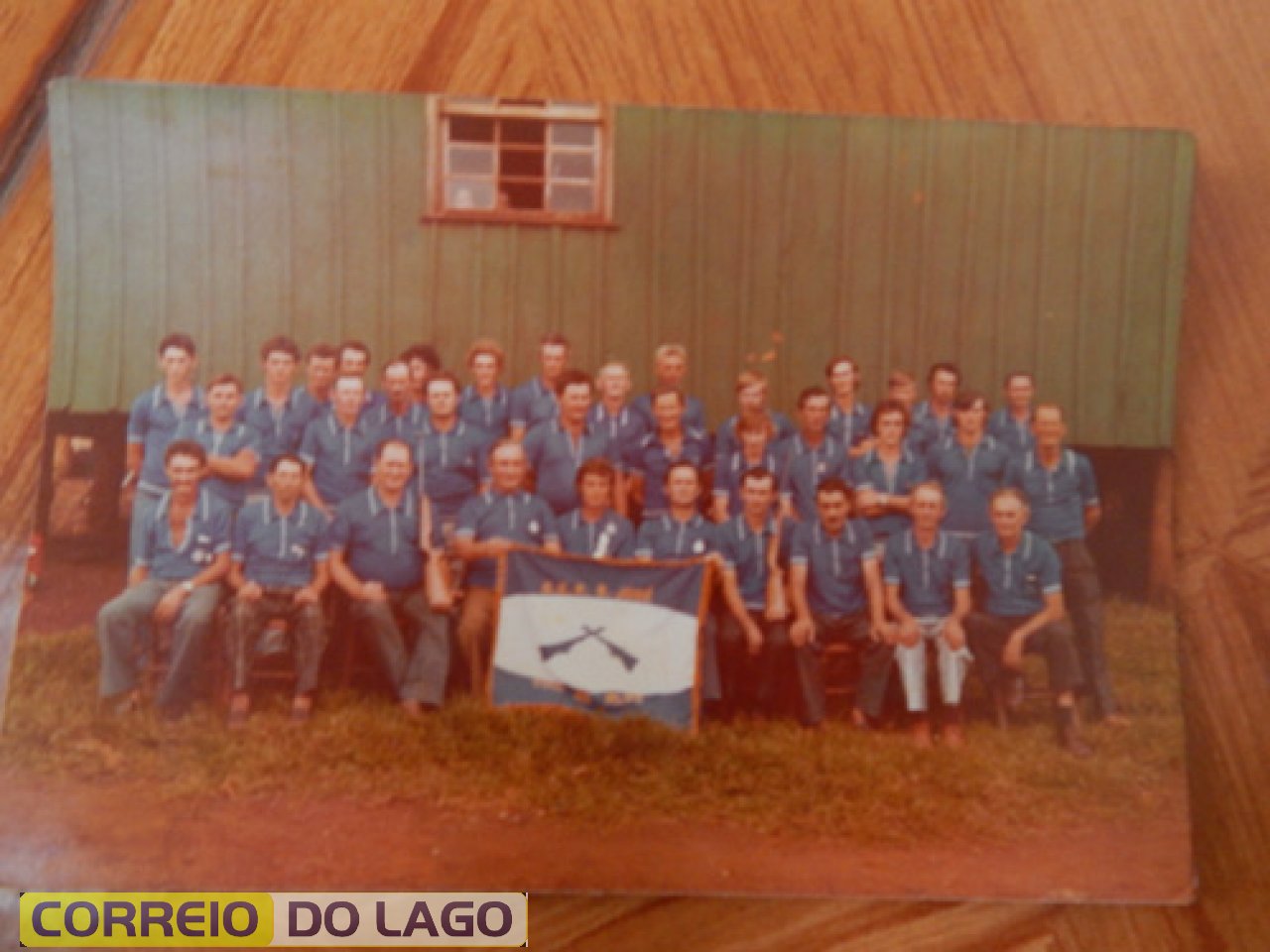 Equipe de tiro. Local - Linha Verde. Próxima a atual Ponte de ligação entre SH e Sub Sede. Década de 1970.