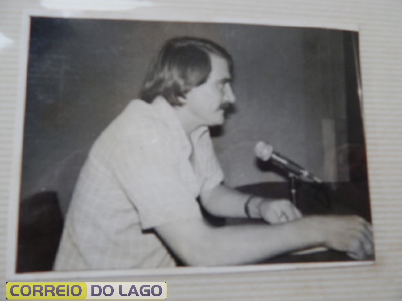 Aldair Arnold na locução da Rádio Grande Lago de SH.