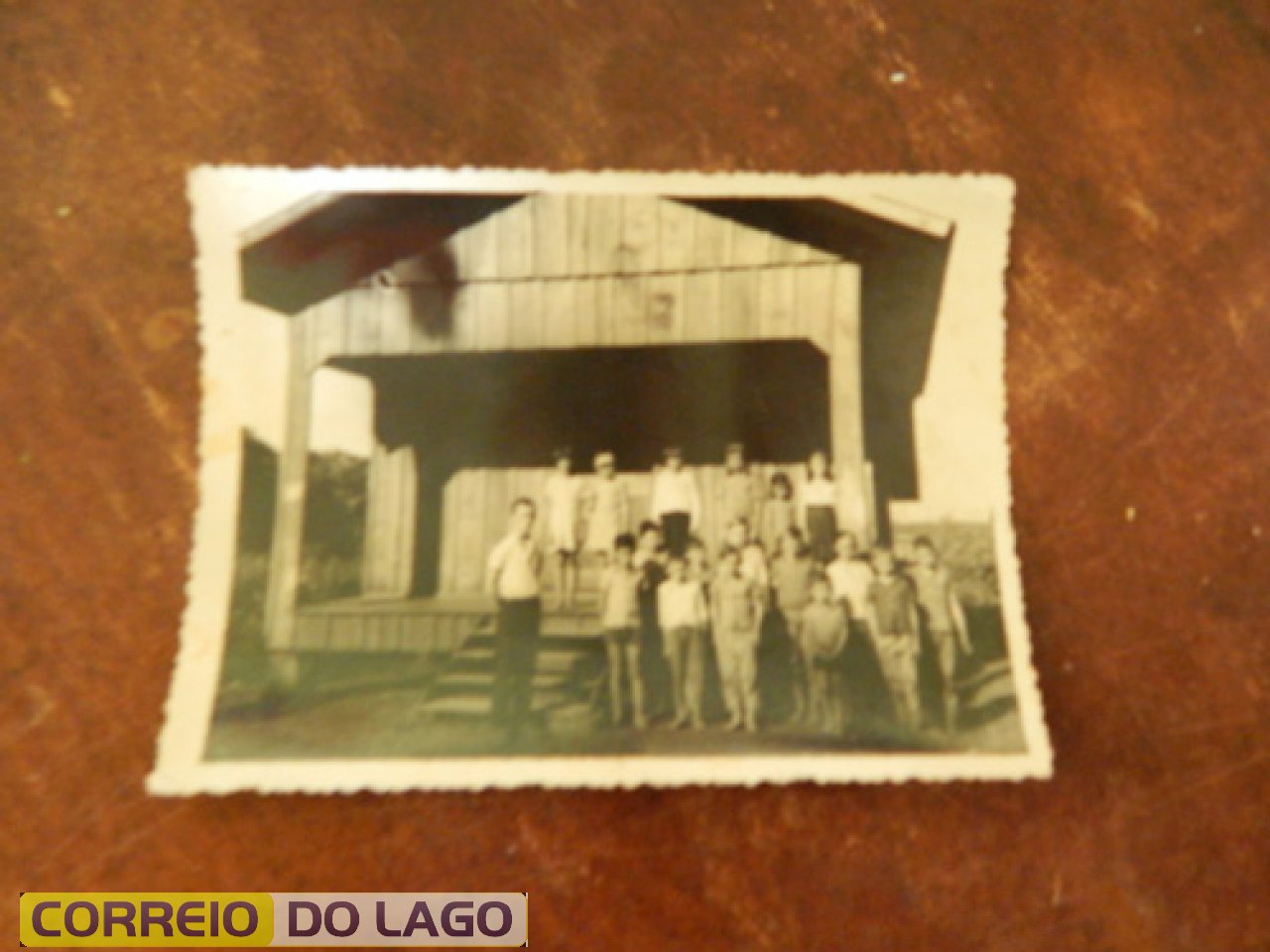 Escola Municpal da Linha Progresso SH. Professor Nestor Mayer. Esta localidade está debaixo das águas do Reservatório de Itaipu. Década de 1970.