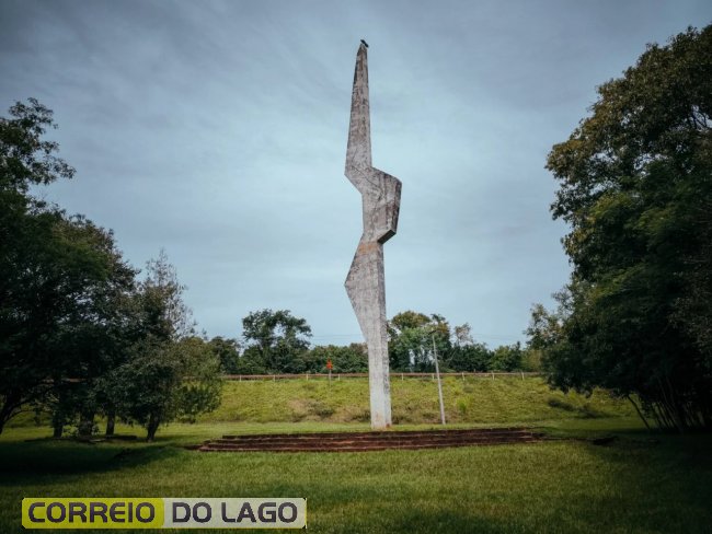 Marco projetado por Niemayer (Assessoria)