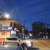 Fotos de iluminação retabelecida: As equipes da companhia já recompuseram 75% da infraestrutura da rede elétrica, religando parte de unidades consumidoras e da iluminação pública no município.